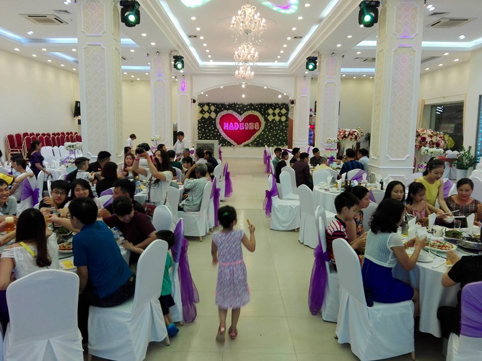 voi su to chuc chuyen nghiep va doi ngu nhan vien nhiet tinh cua ha duong palace da lam cho buoi le thanh cong ngoai mong doi