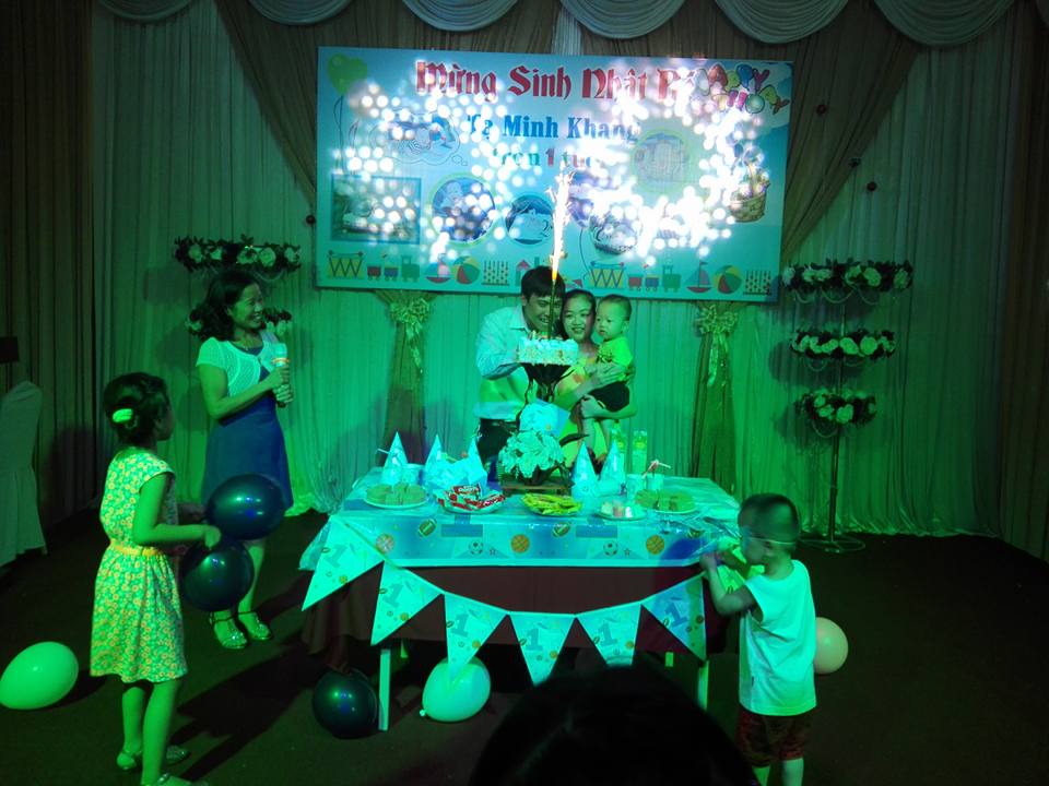 Tiệc gia đình - Mừng sinh nhật bé:Tạ Minh Khang tròn 1 tuổi (08/05/2016)